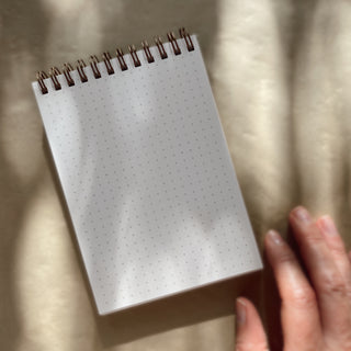 NOTHING CHANGES IF NOTHING CHANGES - DIN A6 NOTIZBUCH - DOTTED / PUNKTKARIERT - MIT GOLDPRÄGUNG